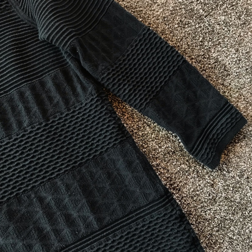 Banana Republic Black 3/4 Sleeve Textured Pattern Sweater - Picture 3 of 5